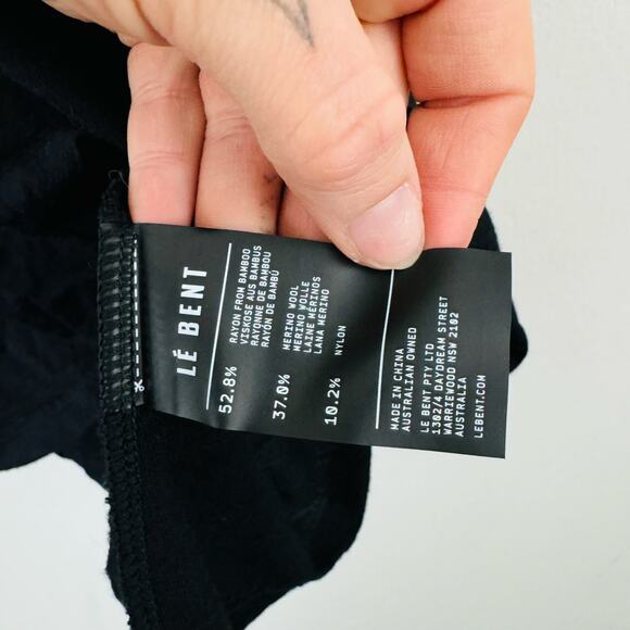 Lé Bent Black Short Sleeve Logo T Shirt Women’s Size L - Picture 6 of 8